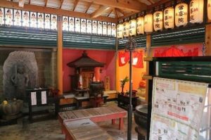 悩み事を聞いてくれる常喜院の聞き耳地蔵様
