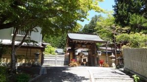 高野山の宿坊 別格本山明王院で赤不動尊を見る