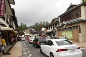 混雑時でも駐車できるチャンスがある高野山の無料駐車場があります