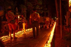 高野山の夏の風物詩・万燈供養会ろうそく祭り